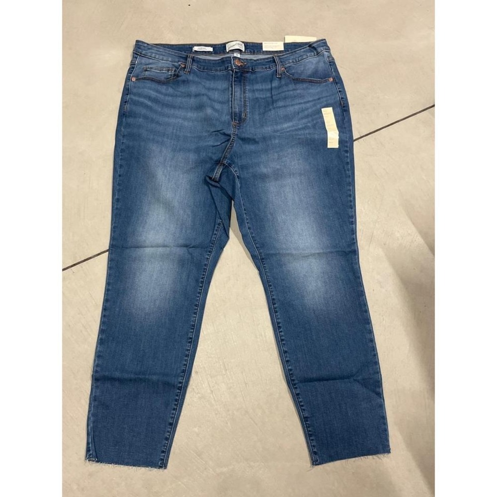 Universal Thread Womens 22W High-Rise Skinny Jeans Medium Wash Raw Hem NEW